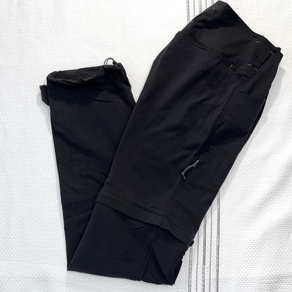 Columbia convertible hiking pants. Excellent condition!